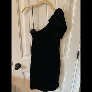 Trina Turk size 2 black velvet dress with bow